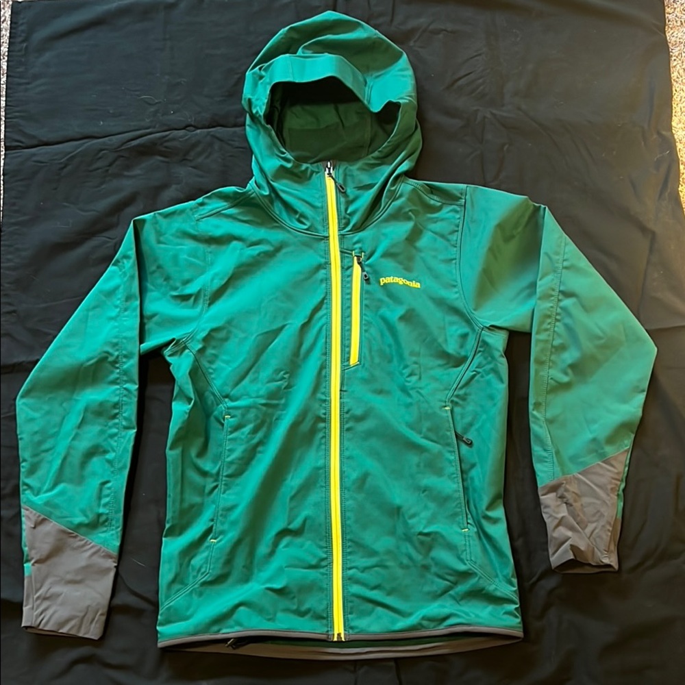 Patagonia Levitation Green Hooded Jacket (Soft-Shell)